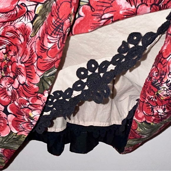 Anthropologie A-Line Skirt B&W to Red Floral Print. Lined. Black Lace Detail 6 - Picture 6 of 12